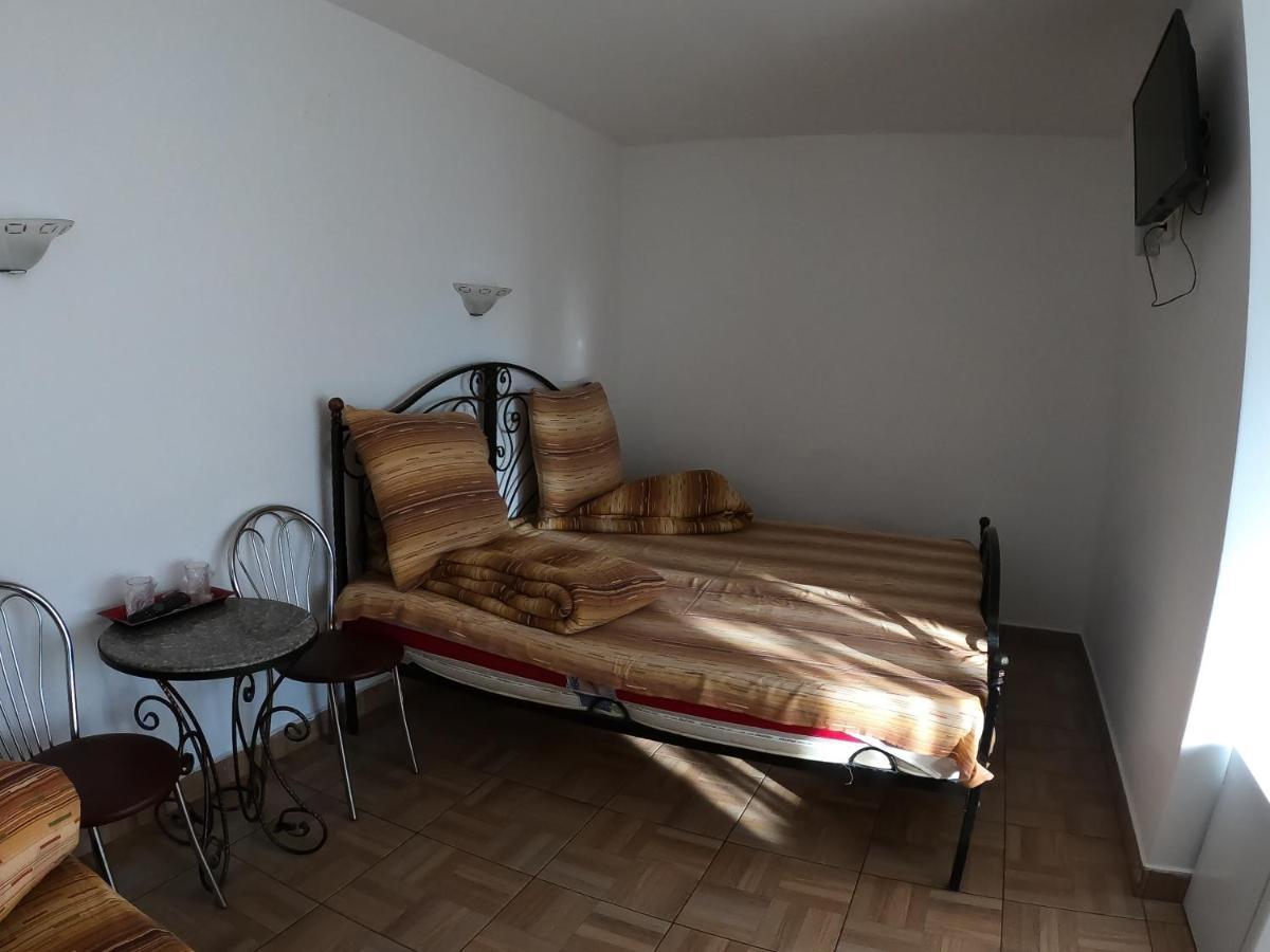 Motel Aris Meridian Piatra Neamţ Exterior foto