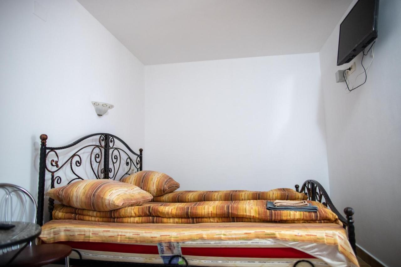 Motel Aris Meridian Piatra Neamţ Exterior foto