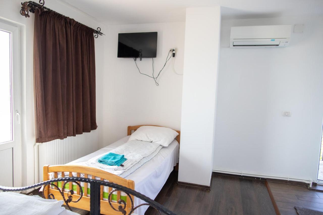 Motel Aris Meridian Piatra Neamţ Exterior foto
