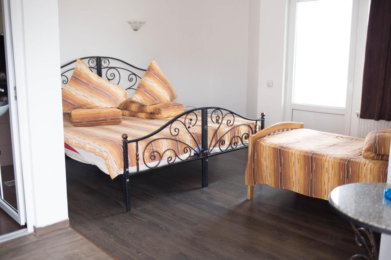 Motel Aris Meridian Piatra Neamţ Exterior foto